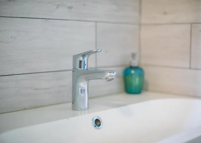 10418b Apartment Sukosan